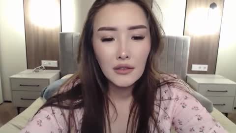 mysticsirenn online show from January 6, 9:46 am