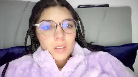 naduu__xx online show from January 3, 3:05 am