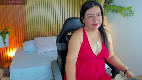 N A H I A online show from December 1, 12:14 pm