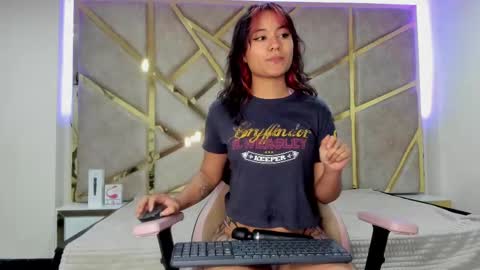 Snapshot of nahia_low chatting on February 18, 9:10 am  Valeria  online show from February 18, 9:10 am