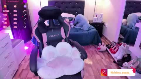 NAHIARA EVANS online show from February 17, 12:42 am