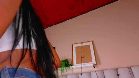  VICTORIA  online show from May 30, 2:10 am