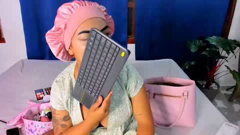 Snapshot of nahomy_ryans chatting on September 28, 8:34 am Nahomy online show from September 28, 8:34 am