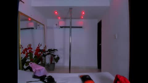 Nahomy online show from November 19, 9:24 pm