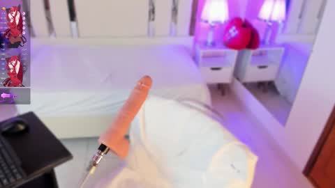 Nahomy Roberts online show from October 25, 12:27 pm