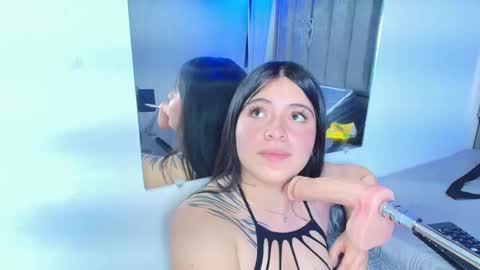 Naia x online show from December 4, 9:14 pm