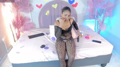 nalapalmer online show from June 29, 7:57 pm