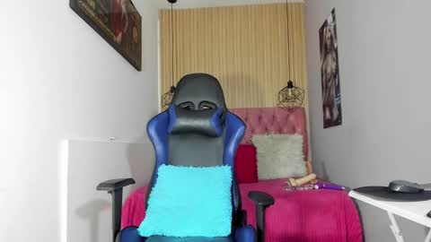 NALAROY online show from February 26, 5:55 am