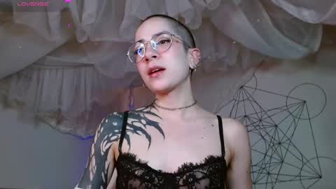 Alma  Maria online show from February 19, 9:39 am