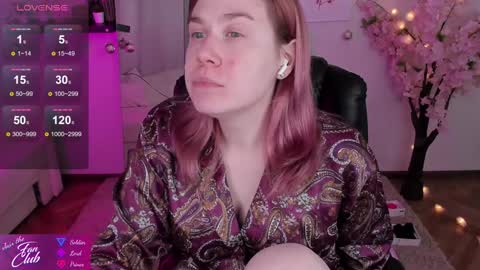 Snapshot of nancy_sun_ chatting on December 17, 6:09 pm Nancy online show from December 17, 6:09 pm