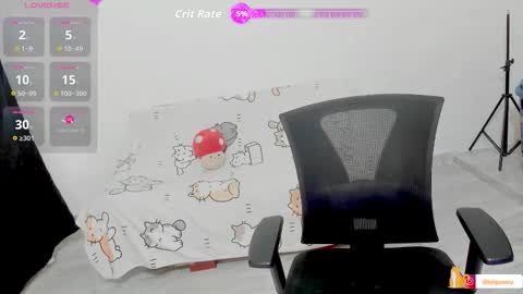 Snapshot of naoko_uwu chatting on October 19, 10:03 pm Naoko online show from October 19, 10:03 pm