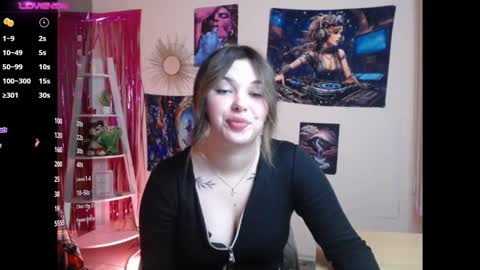 Naomy online show from December 18, 1:45 pm