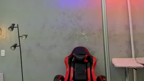 Naomi Blair online show from February 2, 3:48 am