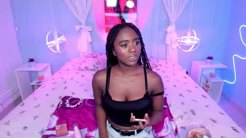 Naomi online show from February 18, 8:30 pm