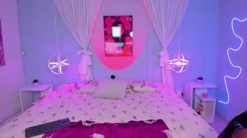 Naomi online show from February 9, 7:49 pm