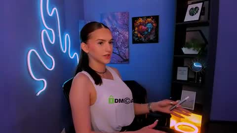 Naomi online show from June 11, 1:20 pm