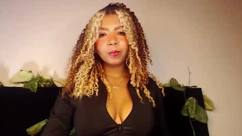 mara Jos online show from November 29, 8:33 am