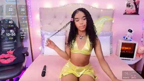 naomi_star8 online show from September 24, 8:15 pm