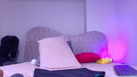 naomi online show from March 9, 12:10 pm