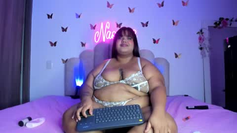 Snapshot of naomiasha_ chatting on October 14, 2:25 am online show from October 14, 2:25 am
