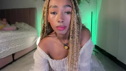 Snapshot of naomii1020 chatting on September 10, 12:44 am Naomii online show from September 10, 12:44 am
