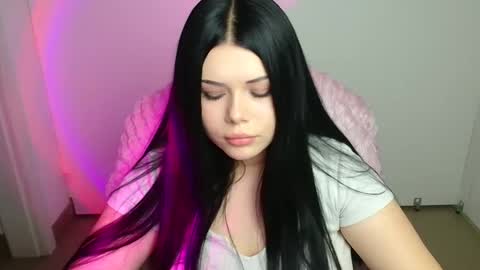 Naomi online show from October 12, 7:05 pm