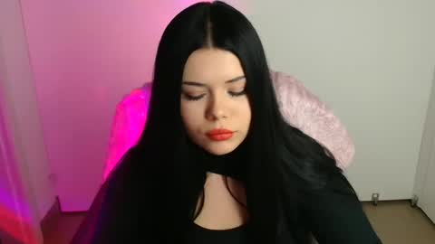 Naomi online show from October 11, 6:55 pm