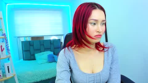 Snapshot of naomy777_ chatting on September 9, 8:42 pm naomy online show from September 9, 8:42 pm
