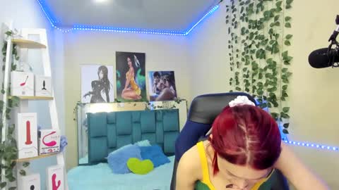 Snapshot of naomy777_ chatting on February 26, 2:30 am naomy online show from February 26, 2:30 am