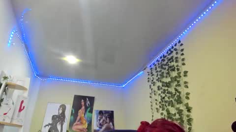Snapshot of naomy777_ chatting on March 2, 7:23 pm naomy online show from March 2, 7:23 pm