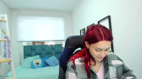 Snapshot of naomy777_ chatting on October 2, 8:18 pm naomy online show from October 2, 8:18 pm