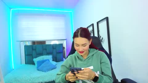 Snapshot of naomy777_ chatting on September 12, 9:17 pm naomy online show from September 12, 9:17 pm