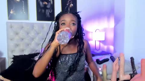 naomy_191 online show from June 3, 2:58 am