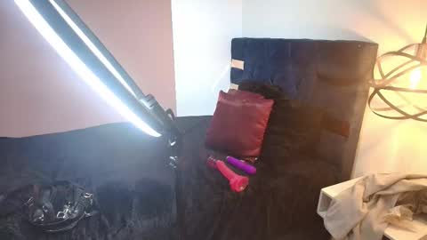 N A O M Y online show from March 4, 8:28 pm