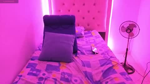 Nasly batista  online show from October 16, 12:32 am