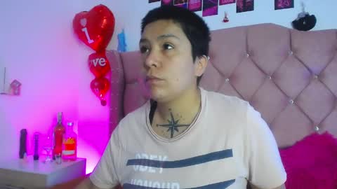 nat_evans8 online show from May 10, 5:36 am