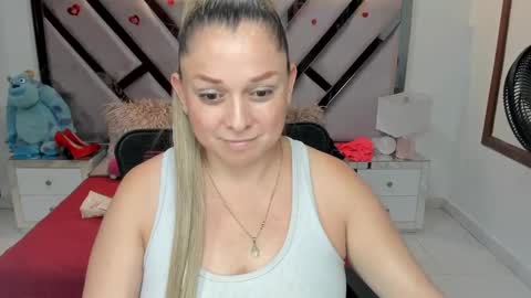 Snapshot of natalia5560 chatting on October 14, 6:44 pm natalia5560 online show from October 14, 6:44 pm
