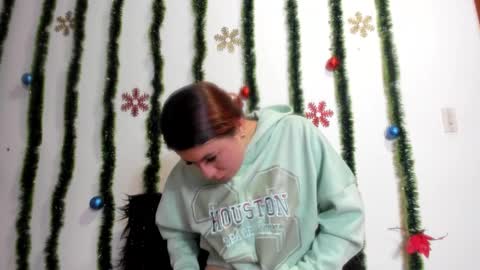 Natalia Walker online show from December 18, 12:44 pm