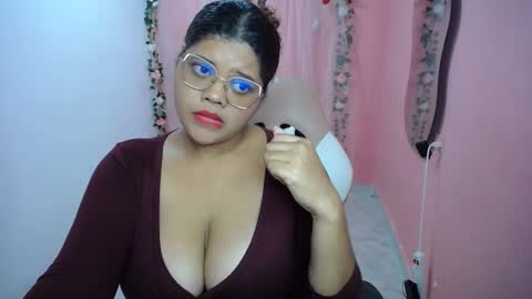 natalielabellex1 online show from September 19, 9:40 pm