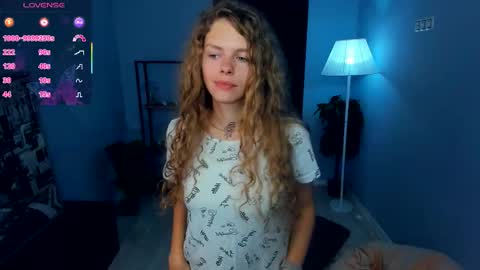 Snapshot of nataly_hello chatting on September 15, 5:42 am Natalie online show from September 15, 5:42 am