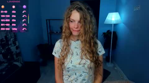 Snapshot of nataly_hello chatting on September 16, 5:43 am Natalie online show from September 16, 5:43 am