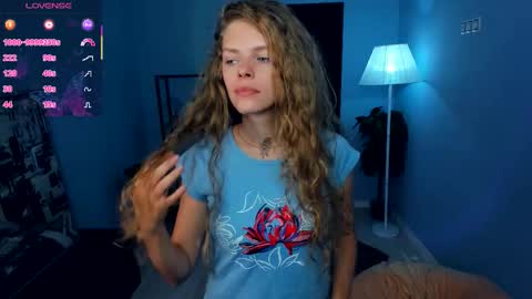 Snapshot of nataly_hello chatting on September 17, 5:44 am Natalie online show from September 17, 5:44 am