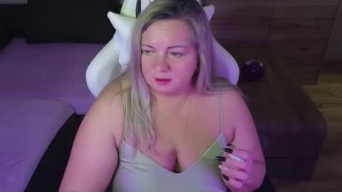 Snapshot of natascha1202 chatting on February 19, 8:31 pm Natalli online show from February 19, 8:31 pm