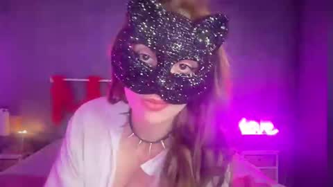 Natasha Saade online show from February 16, 10:13 am