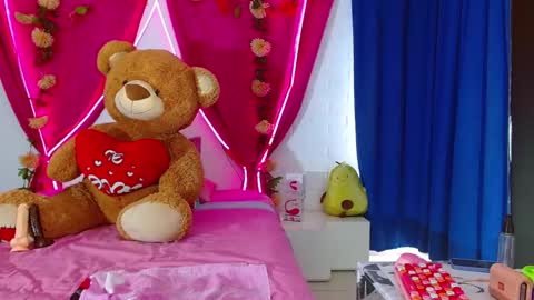 NatashaKissess   online show from October 21, 3:48 pm