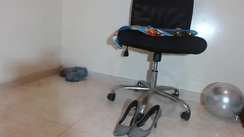 nath_dawson online show from September 18, 12:53 pm