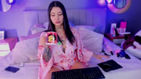 nathalia stone  online show from April 7, 5:31 am