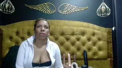 Snapshot of nathaliasmith3x chatting on March 3, 3:52 am Nathalia online show from March 3, 3:52 am