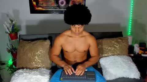 Snapshot of nathan_sexy247 chatting on October 20, 12:37 am Nathan online show from October 20, 12:37 am