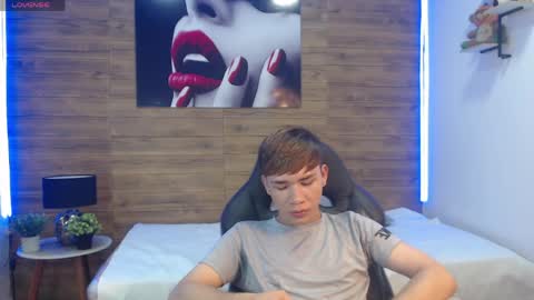 nathanclay online show from April 1, 5:19 am